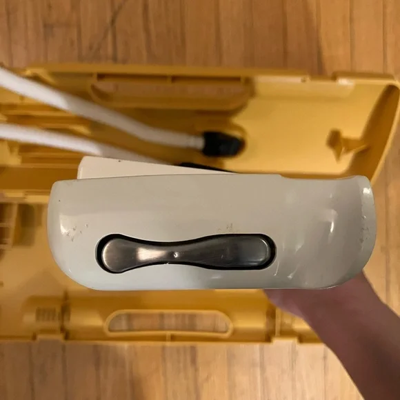 Suzuki Melodion (melodica/melody horn/etc.) in Yellow - Picture 6 of 6